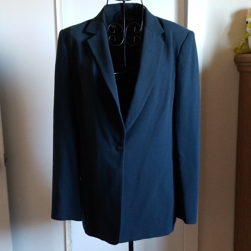 Classic Women's Single-Button Black Blazer